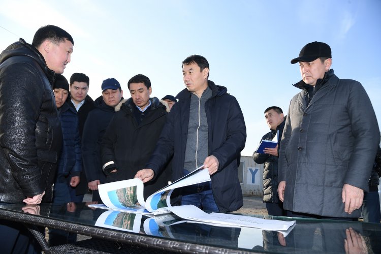 Дархан Сатыбалды посетил строящиеся объекты в Туркестане