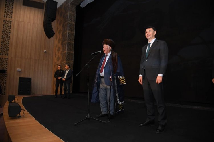 В Туркестане отметили 80-летие Дулата Исабекова