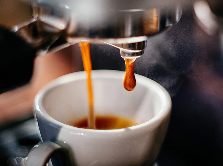10 танымал кофе сусындары: пайдасы, зияны және калориясы