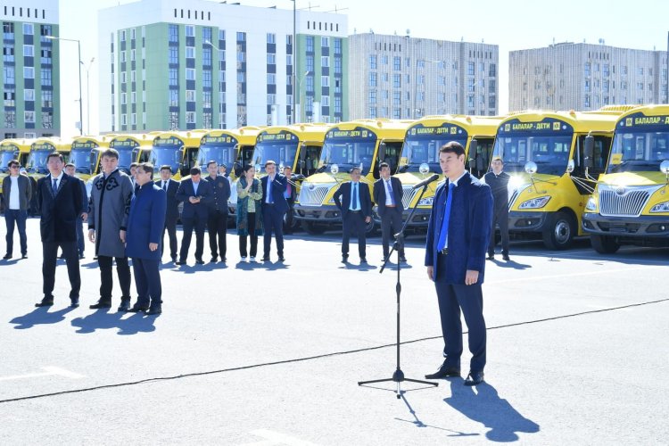 Түркістан облысының мектептеріне 71 жаңа автобус тапсырылды