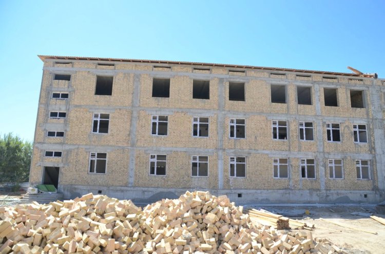 Туркестан: в Жетысае по программе "Комфортная школа" ведется строительство 4 школ на 3 600 мест