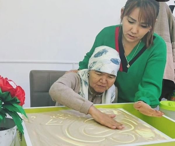 Туркестанские старцы и особенные люди обслуживаются специальным центром