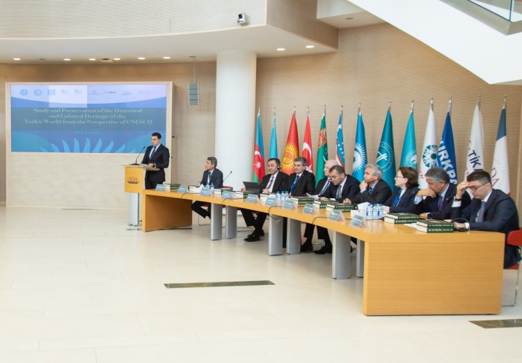 В Баку проходит конференция, посвященная тюркскому культурному наследию